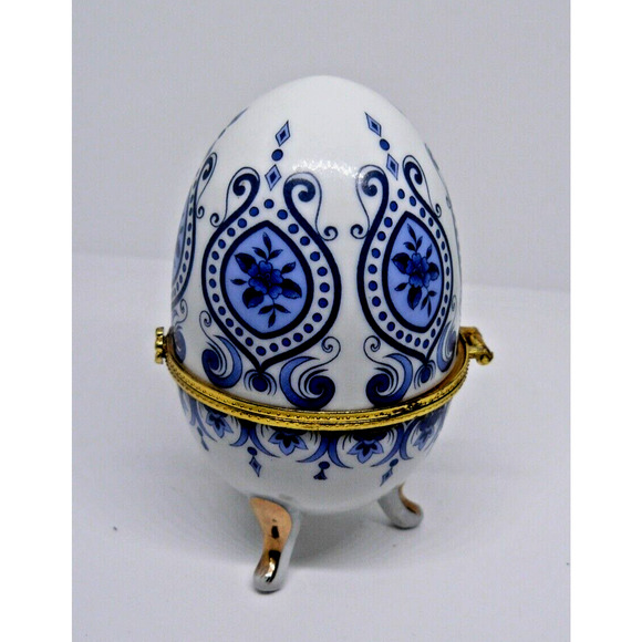Blue & White Egg Shaped Floral Footed Victorian Trinket Box w Gold Trim 4” Vtg - Picture 7 of 8